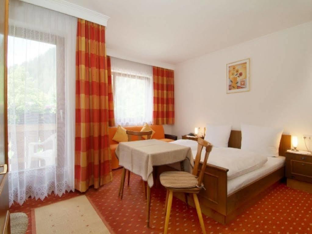 Pension Appartementhaus Bergland Biberwier Extérieur photo